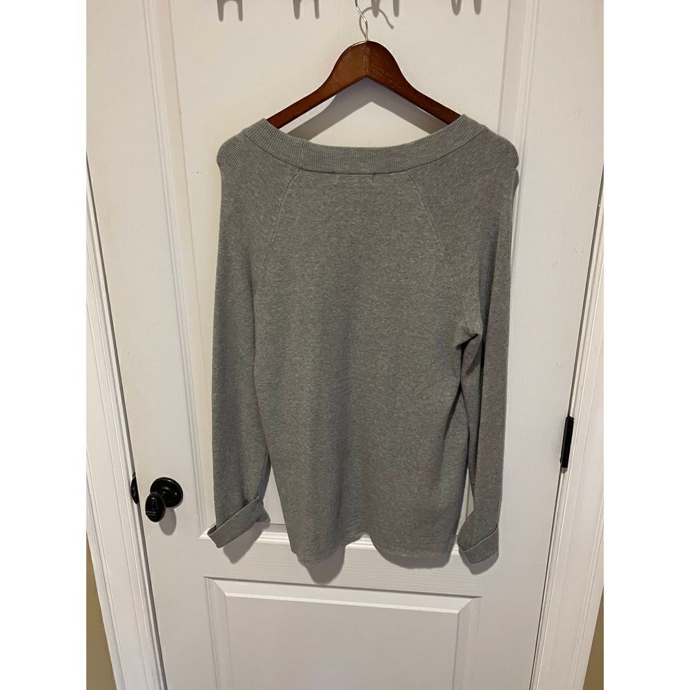 Liz Claiborne gray scoop neck sweater with slide slits at hips size Small - Picture 3 of 8